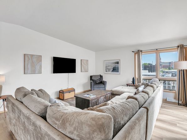 123 Navarino St UNIT 1