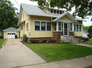 117 W 5th St, Belvidere, IL 61008