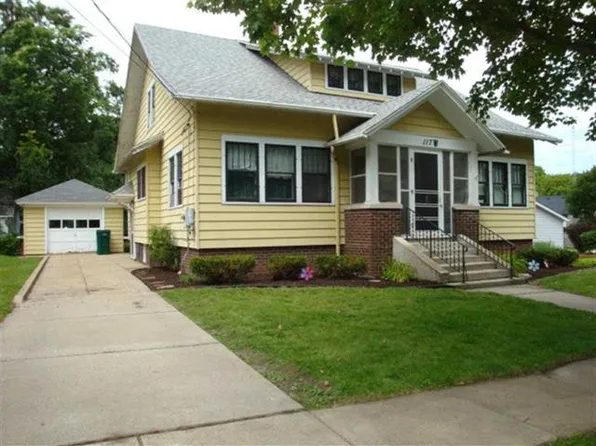 117 W 5th St, Belvidere, IL 61008