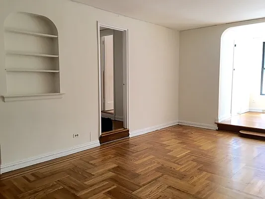 Rented by Metropolitan Equities | media 17