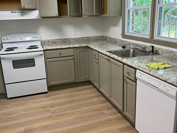 4th image of 1420 Enota Ave NE