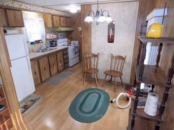 4th image of 348 Mels Dr