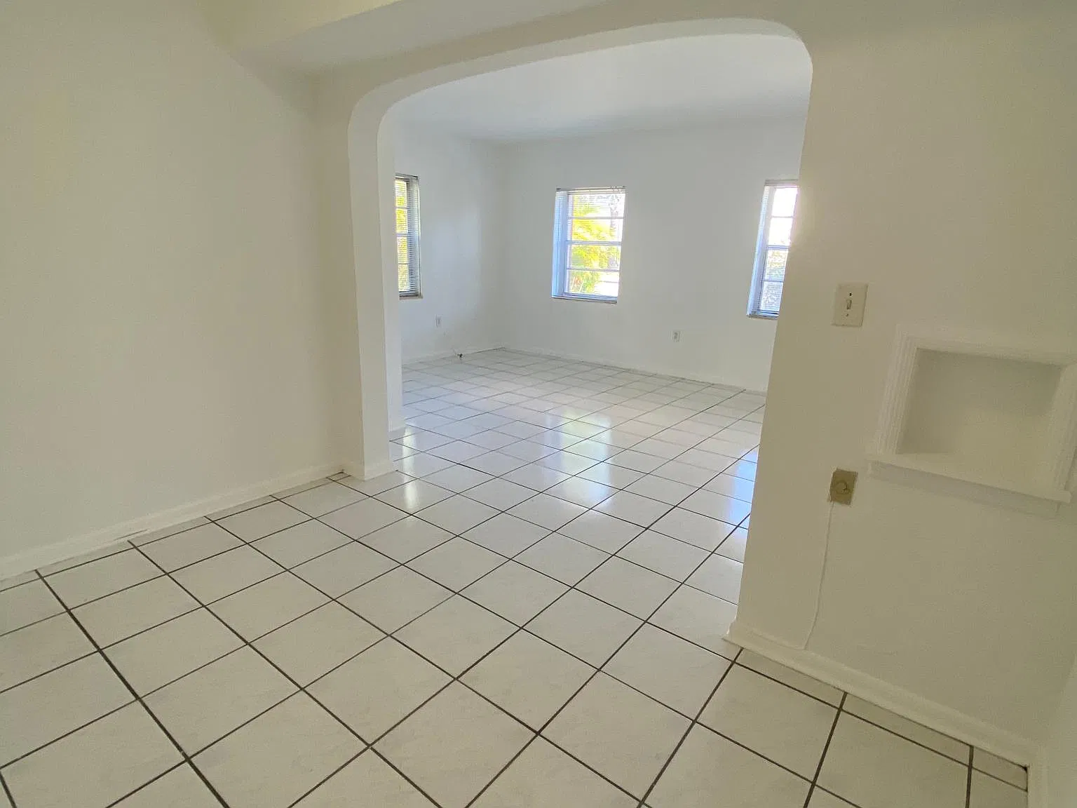 1 bed, 850 sqft, $2,100 — Photo 3