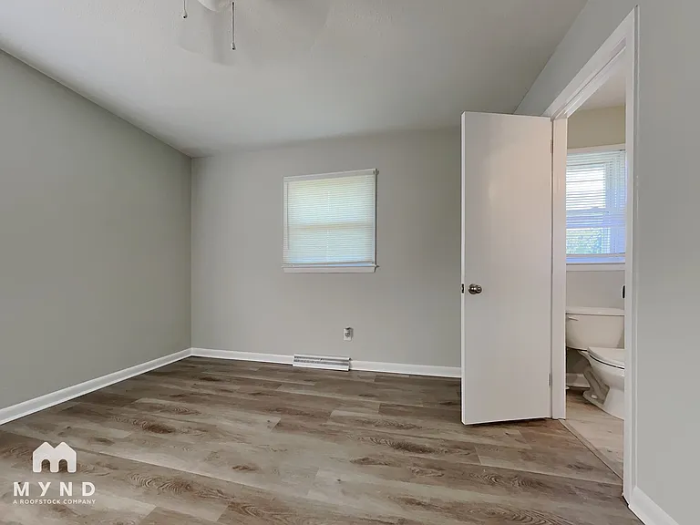 221 Tanglewood Dr — Photo 12