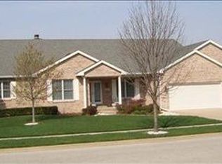 27 Pebblebrook Ct, Bloomington, IL
