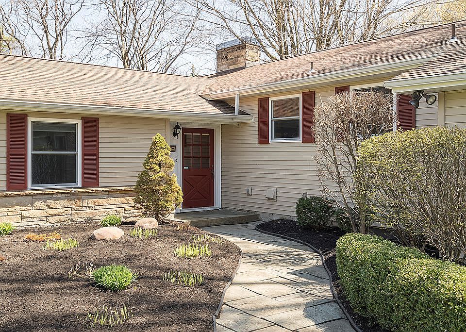 2nd image of 70 S Meadow Dr