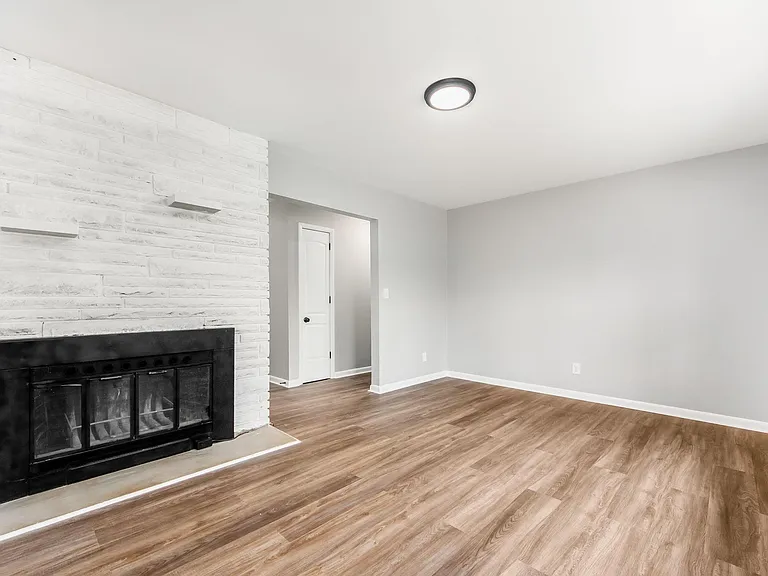 2652 Maplewood Dr — Photo 10