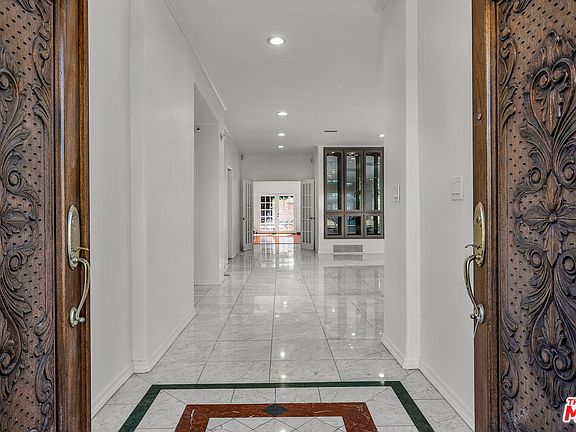 3rd image of 10810 Rochester Ave