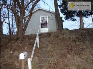 809 S McCoy St, Independence, MO 64050