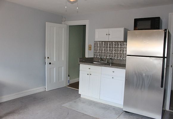 2nd image of 180 Saint James Pl #2