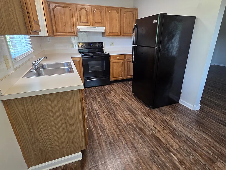 113-115 Perthshire Ct — Photo 5