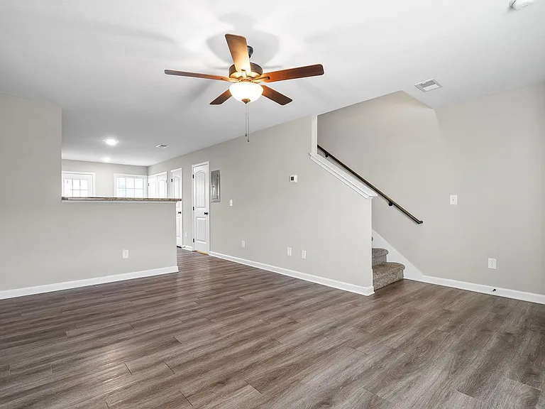 Smithson Ln - 268 (x4) — Photo 6