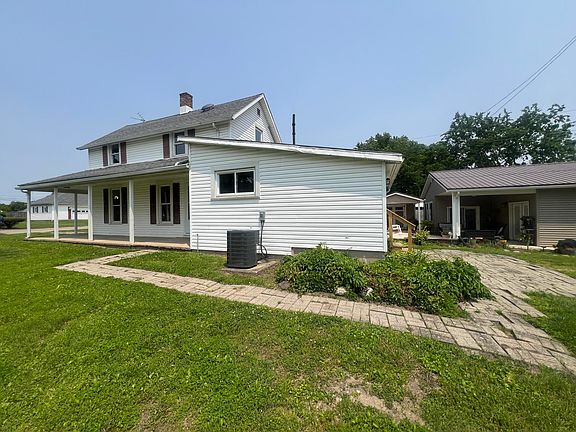 5th image of 203 Sara St