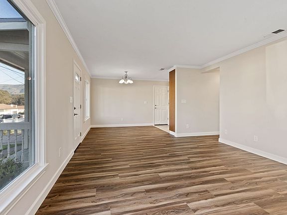 4th image of 11 Bradford Dr