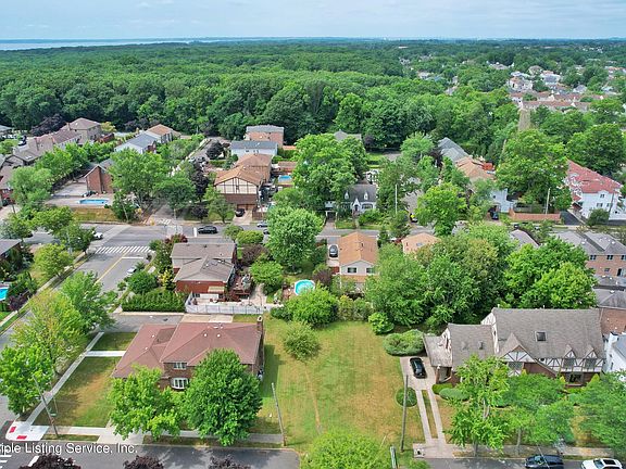 3rd image of 1 Arden Ave