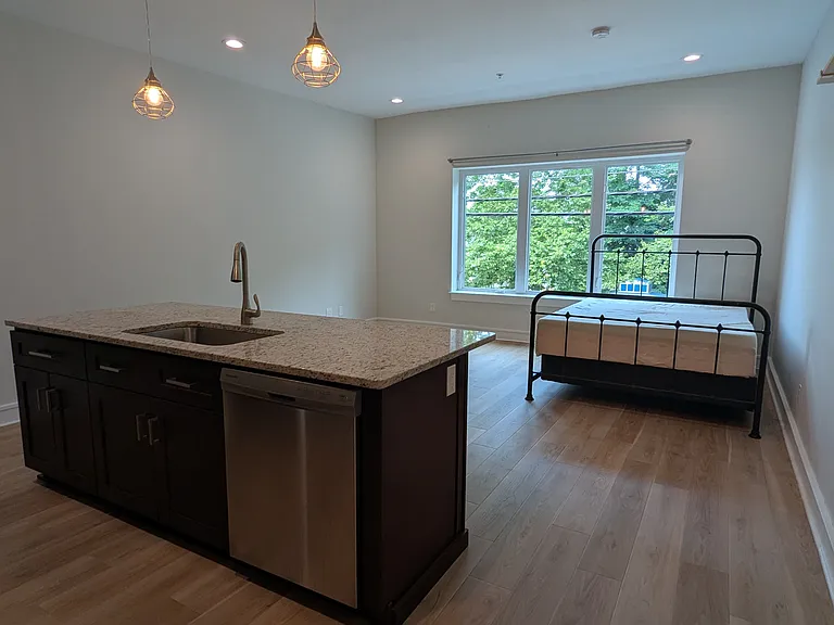 273 Bullocks Point Ave #5 — Photo 9
