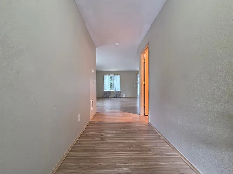 3506 I St NE #101 & 102 — Photo 2