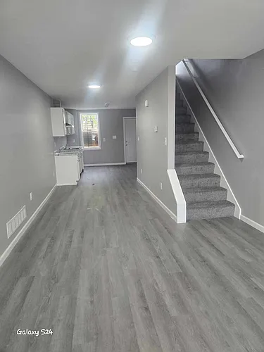3209 Esther Pl Photo 1