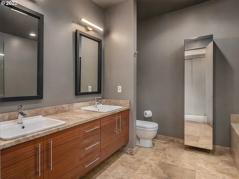 1726 NW Riverscape St — Photo 18