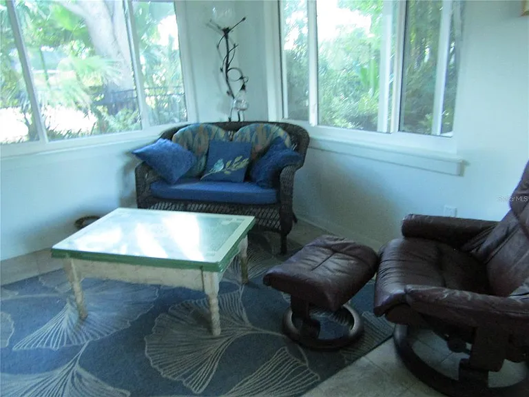 421 Riviera St — Photo 19