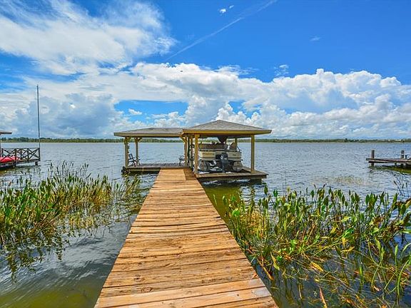 4th image of 428 Lake Lulu Dr N