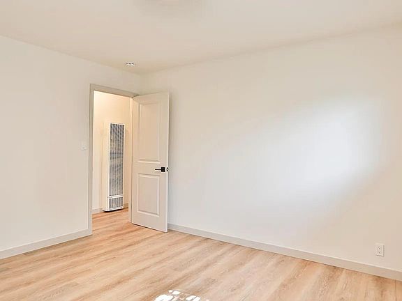 4th image of 460 E Maude Ave #4A