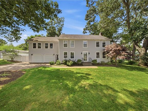 3rd image of 78 Riverside Dr