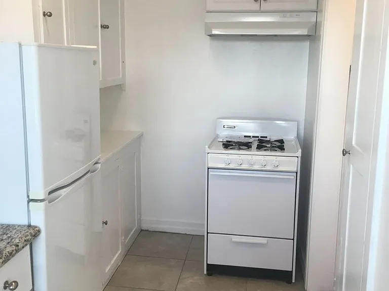 1316 Lemoyne St — Photo 3