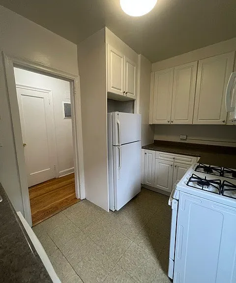 625 Gramatan Ave #3T — Photo 5