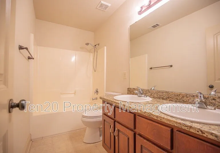 130 Lee Road 2170 — Photo 8
