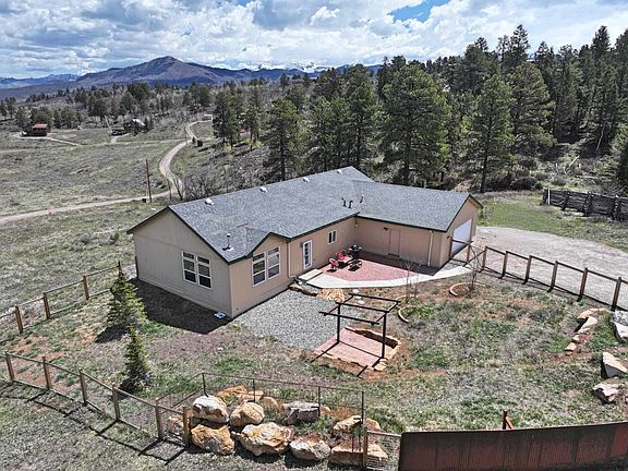 3rd image of 360 Forest Hill Rd