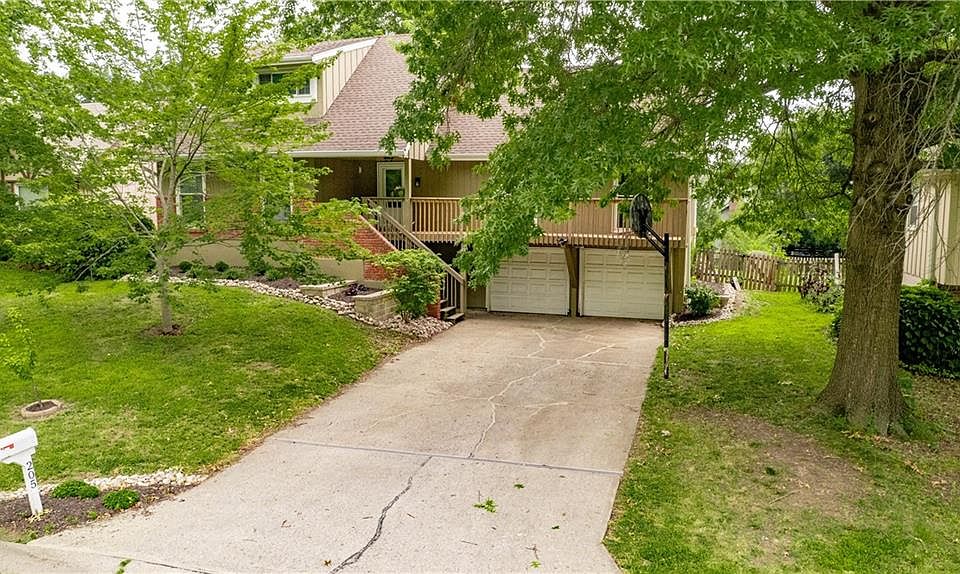 1st image of 205 NE Noeleen Ln
