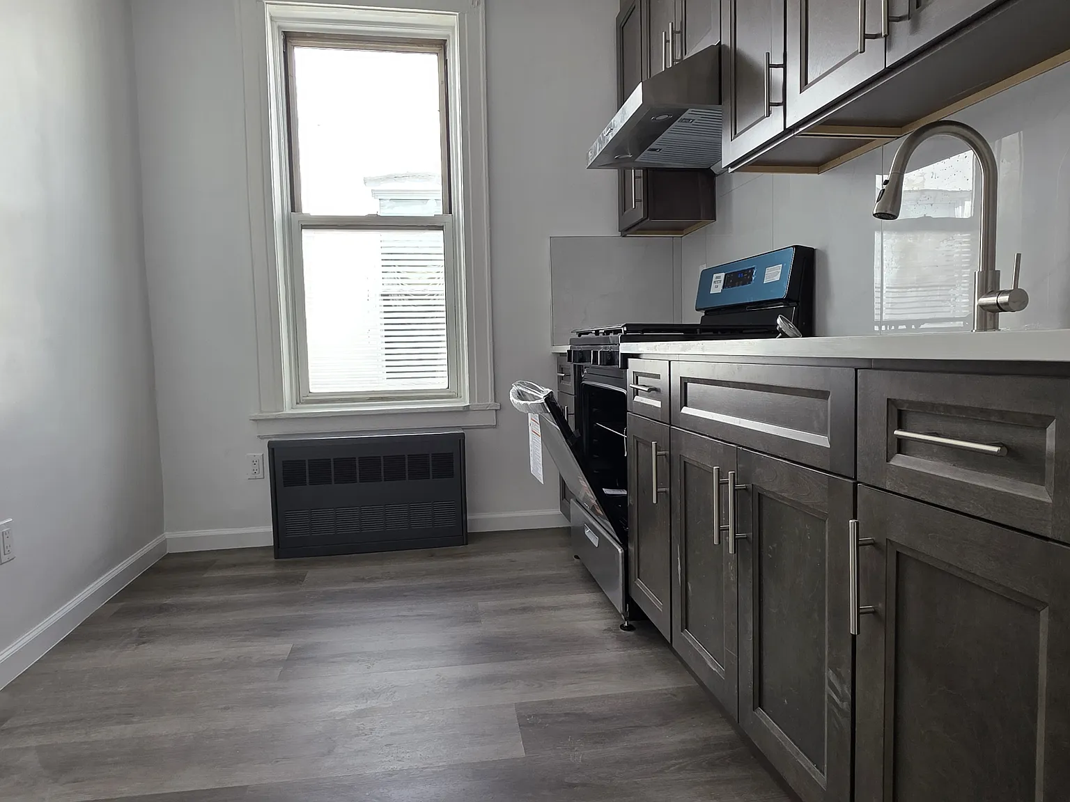 2 bed, $2,400 — Photo 4
