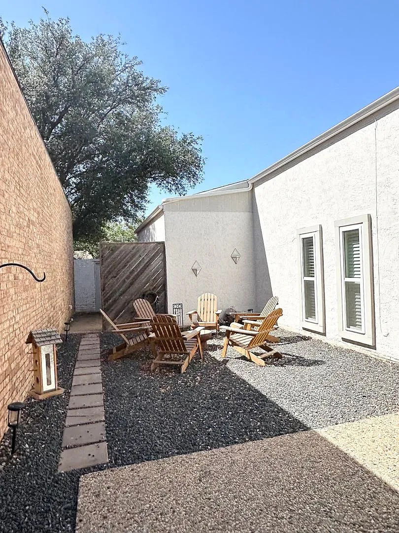 3 Bedroom 2 Bathroom For Rent — Photo 3