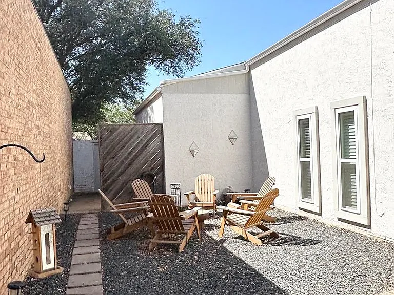 2513 Noel Ave — Photo 3