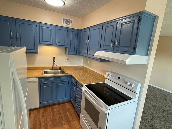 Kitchen area.