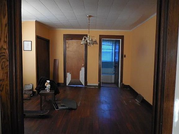 3rd image of 715 Carlisle St