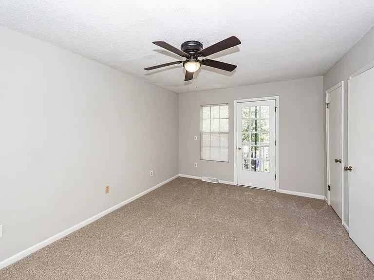 296A Fleming Rd — Photo 34