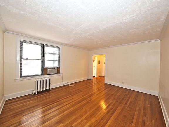 4th image of 829 Halstead Ave #Apartment