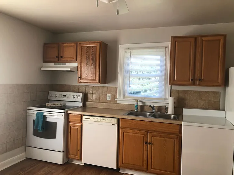 100 Chambers St — Photo 10