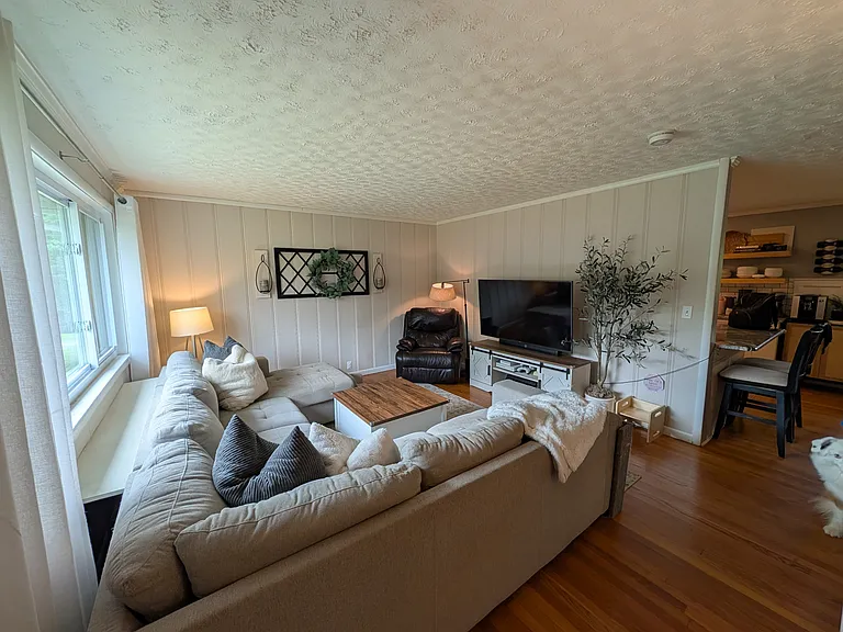 4208 Lonas Dr — Photo 4