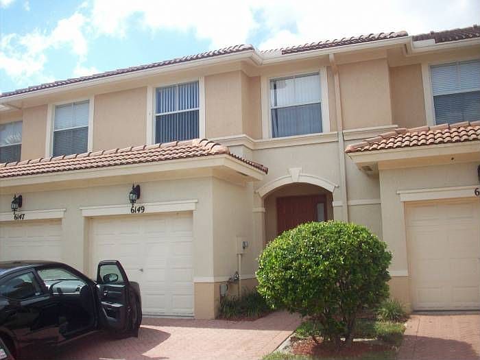 2nd image of 6149 Seminole Gardens Cir
