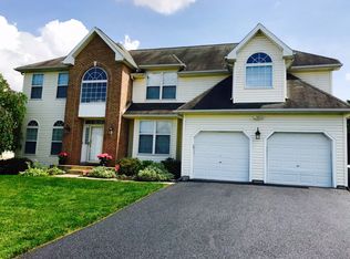 33 Winding Rd, Newark, DE 19702