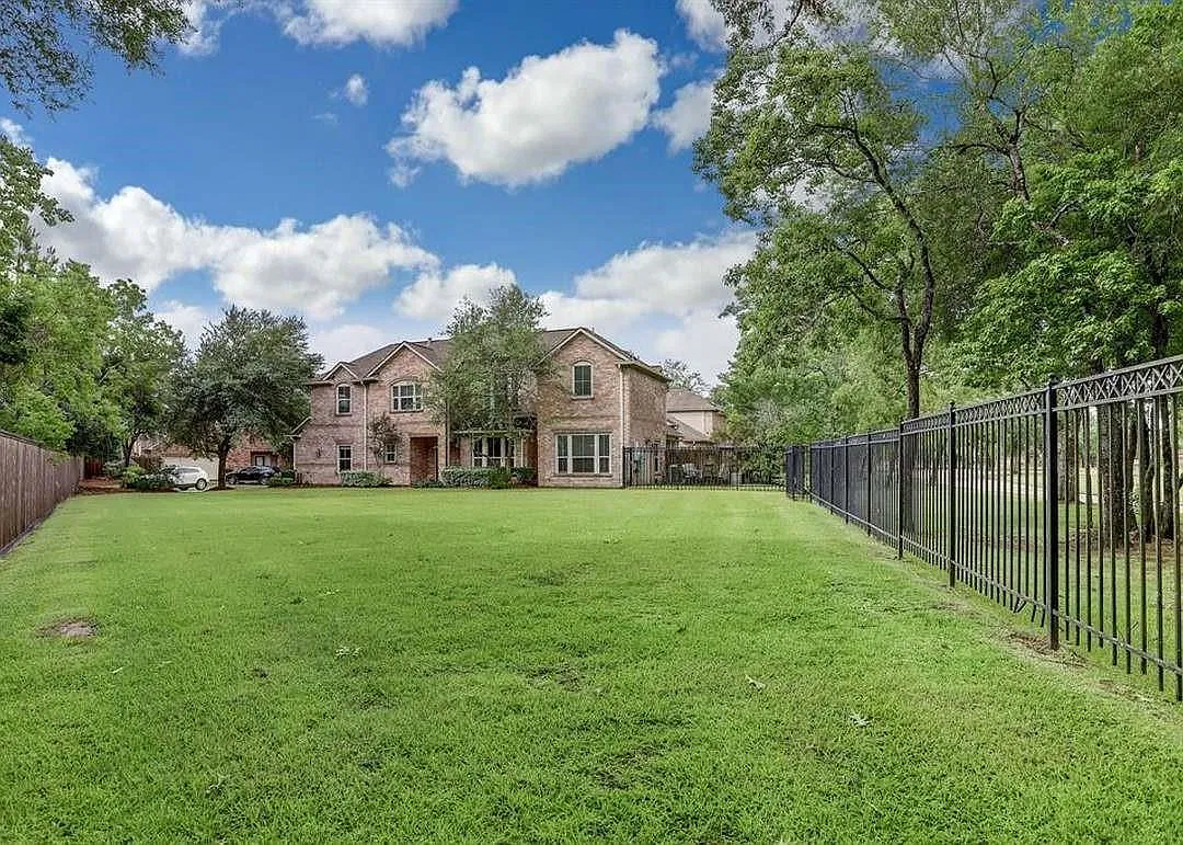 2 bed, 2.5 bath, 2009 sqft, $2,800 — Photo 4