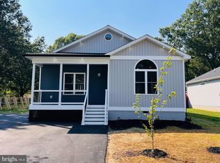 135 Locust Ave, Colonial Beach, VA 22443