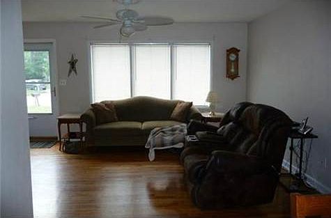 3rd image of 525 N 80th Pl