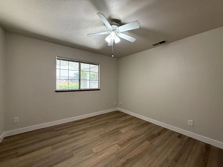 1609 W 8th Ave — Photo 10