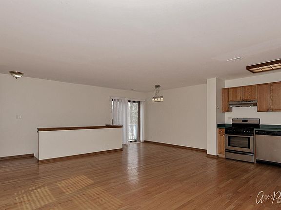 5th image of 1171 Greenwood Cir #8F