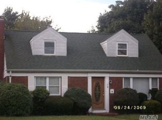 24 Koeppel Pl, Hempstead, NY 11550