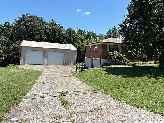 4th image of 3421 Acacia Ave
